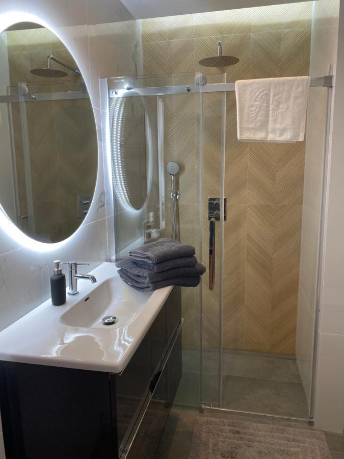 F&j #25 Centropolis Apartment *