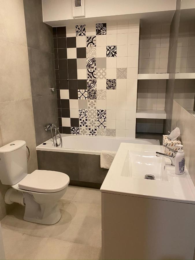F&j #25 Centropolis Apartment *